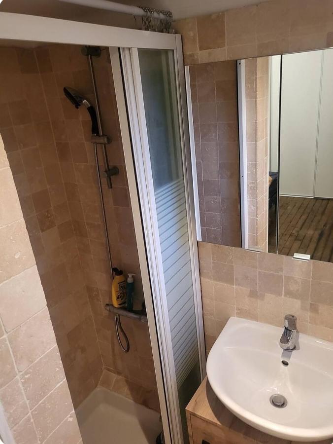 T2 Cosy Autonome H24 Parking Prive Attenant Tv 165Cm Netflix Wi-Fi Au Rez-De-Chaussee Alençon Eksteriør bilde